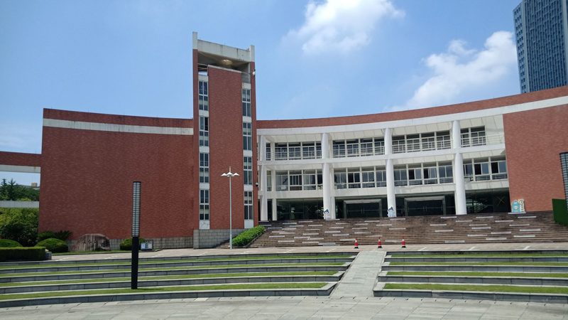 电子元器件仓储货架材质选择的五大关键因素